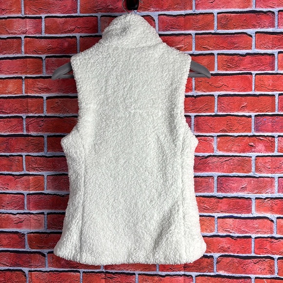 Patagonia Women’s Los Gatos Fuzzy‎ Vest in Brich White Size XS - Picture 8 of 9